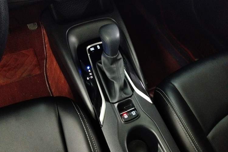 Used Toyota Corolla 2021 Dual-Motor 1.8L E-CVT Elite Edition
