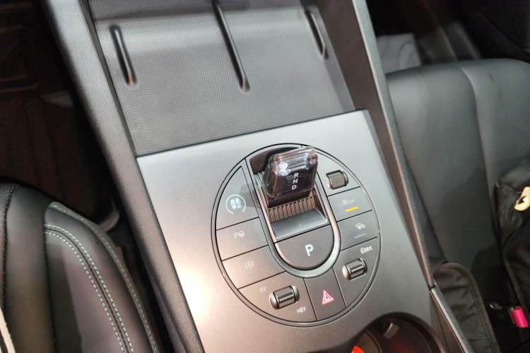 Used BYD Seal 06 New Energy 2025 DM-i Smart Drive 80KM Luxury Model Gear Lever