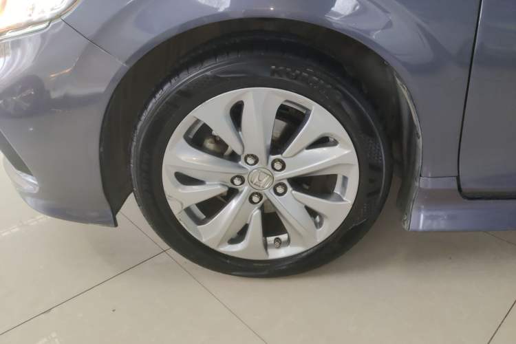 Used Honda Jade 2017 1.8L automatic Comfort version 5 seats
