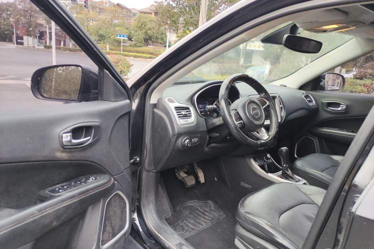 Used Jeep Compass 2017 200T Automatic Family Edition