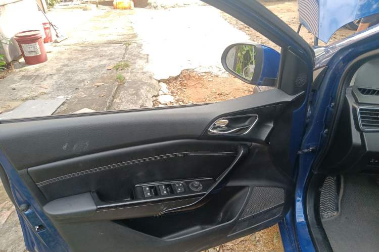 Used Baojun 310W 2018 1.5L Automatic Luxury Version China V
