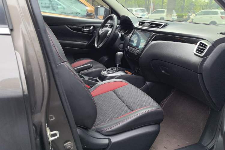 Used Nissan Qashqai 2016 2.0L CVT Luxury Edition
