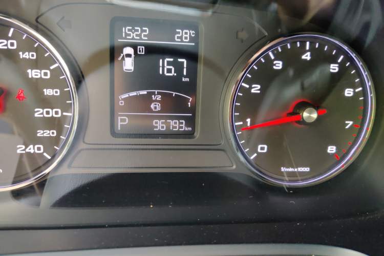 Used Roewe RX5 2016 20T Two-Wheel Drive Automatic Internet Smart Edition