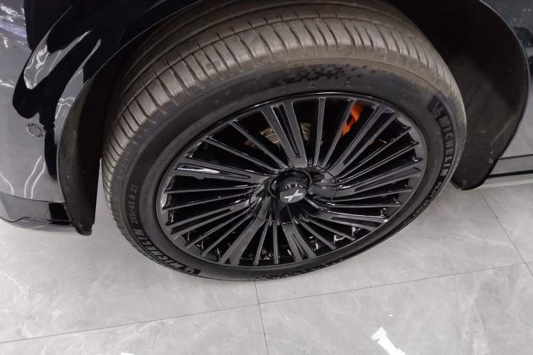 Used XPeng G9 2025 625 Long-Range Max Left Front Wheel Hub