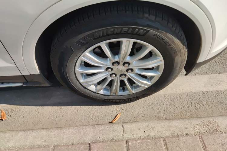 Used Cadillac XT5 2018 28E Four-Wheel Drive Tech Version
