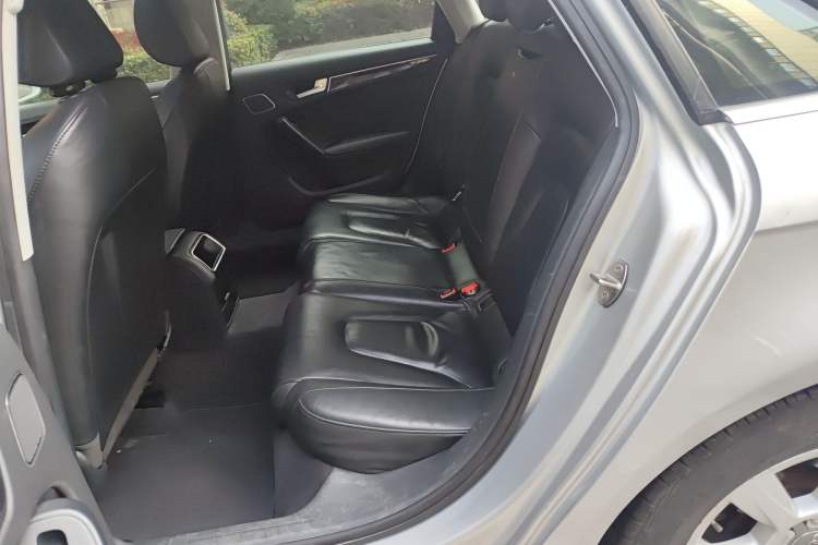 Used Audi A4L 2011 2.0 TFSI Comfort Model
