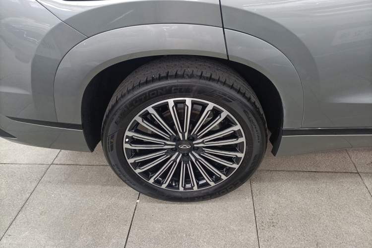 Used Chery Tiggo 9 C-DM 2025 1.5T 106KM Ultra-Comfort Edition 5 Seats Lithium-NMC