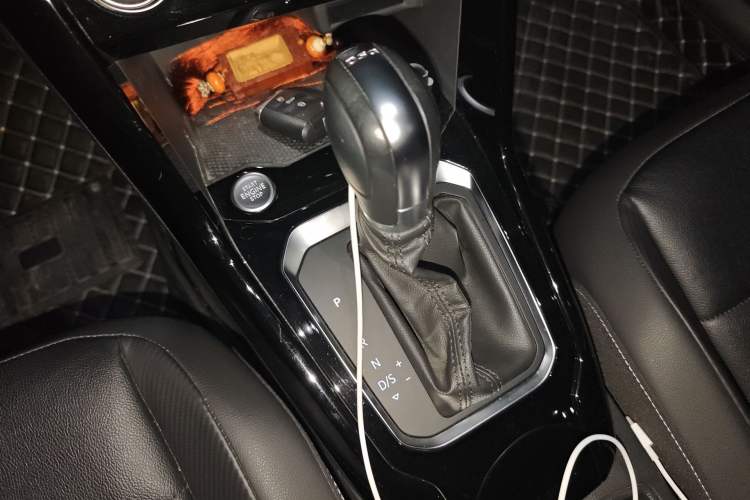 Used Volkswagen T-ROC 2019 280TSI DSG Two-Wheel Drive Comfort Version China VI Standard
