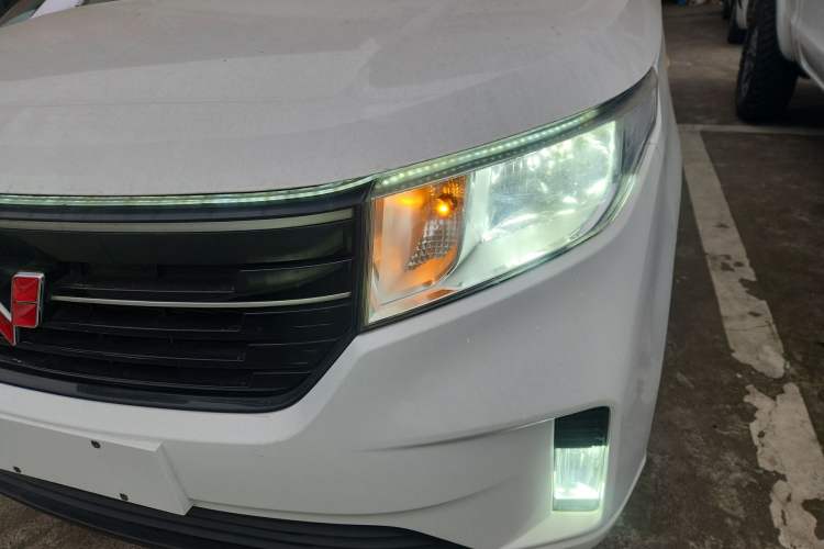 Used Wuling Hongguang PLUS 2019 1.5T Manual Comfort Version 7 Seats