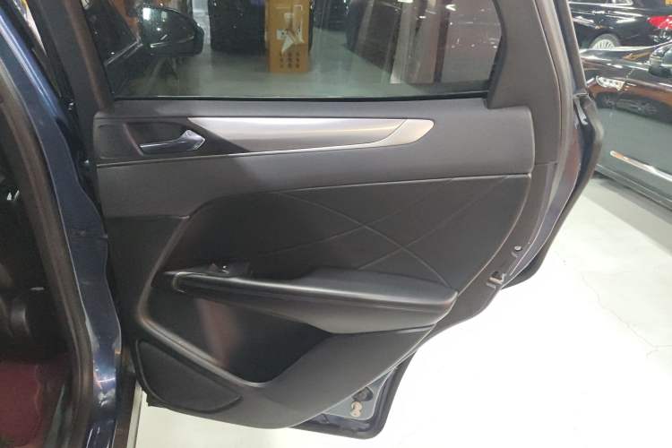 Used Lincoln MKC 2017 2.0T Two-Wheel Drive Deluxe Edition