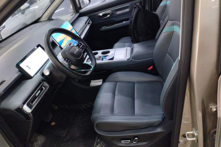 Used AION Y 2023 Plus 510 Smart Edition Left Front Seat