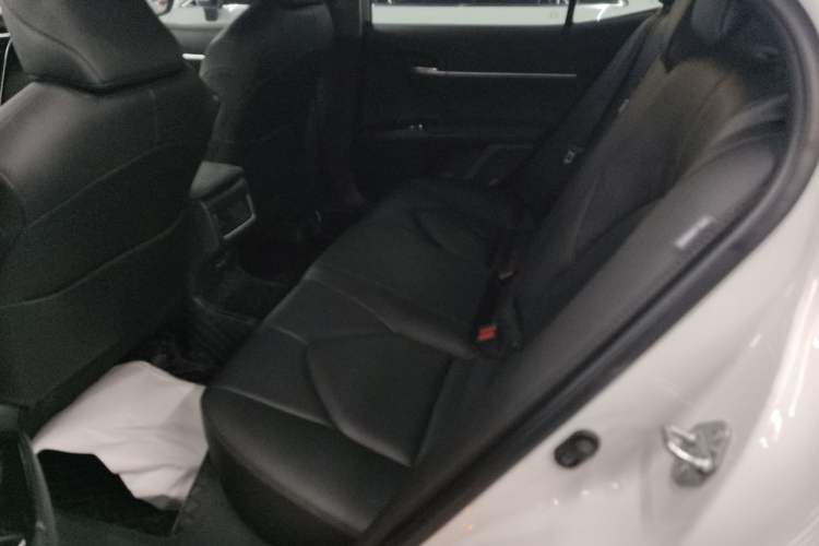 Used Toyota Camry 2023 2.0G Luxury Edition