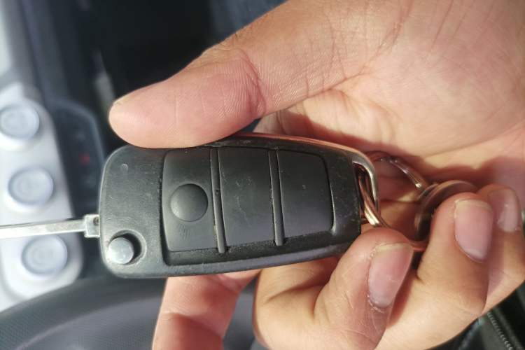 Used Chery QQ Ice Cream 2022 170km Sundae Phosphate Lithium-Ion Vehicle Key