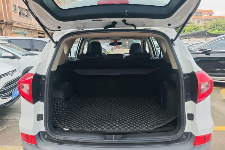 Used BYD Song 2018 1.5TID Automatic Smart Connect Prestige Model
