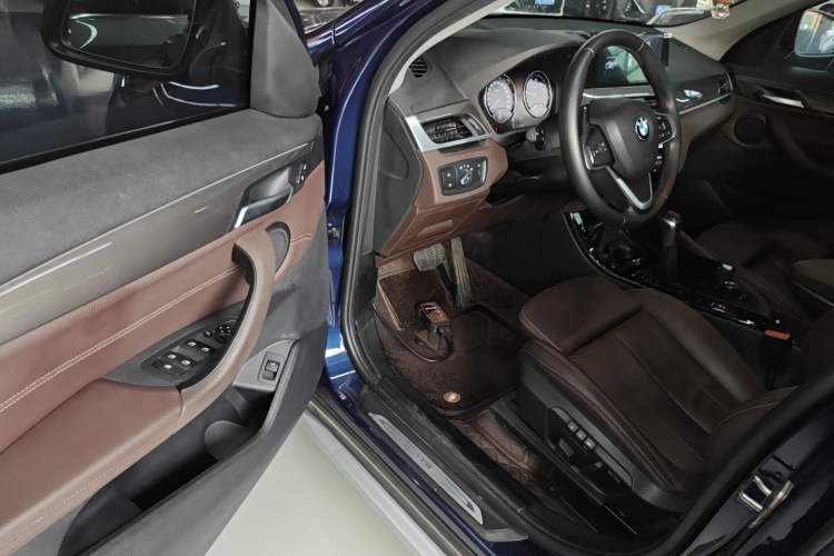 Used BMW X1 2019 sDrive18Li Premium Edition Driver Seat