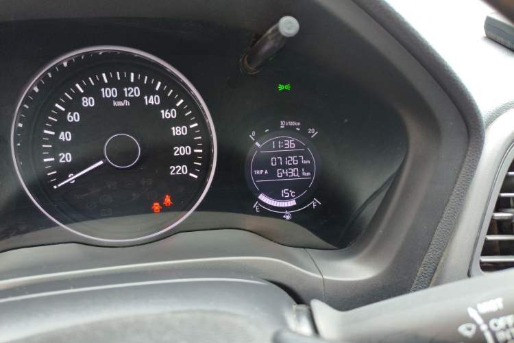 Used Honda Vezel 2020 1.5L CVT Pioneer Edition Odometer Close Up