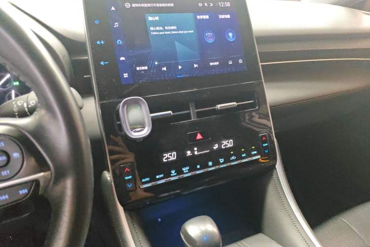 Used Toyota Avalon 2023 Dual-Engine 2.5L Luxury Edition Audio And AC Panel