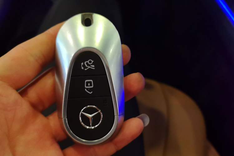 Used Mercedes-Benz E-Class New Energy 2024 E 350 e L Plug-in Hybrid Sedan Interior 1