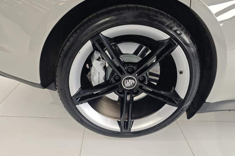 Used Porsche Taycan 2020 Taycan Right Rear Wheel Hub