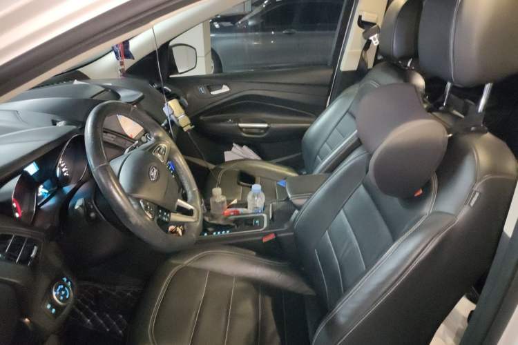 Used Ford Kuga 2017 EcoBoost 180 Two-Wheel-Drive Tiger Leap Model Left Front Seat