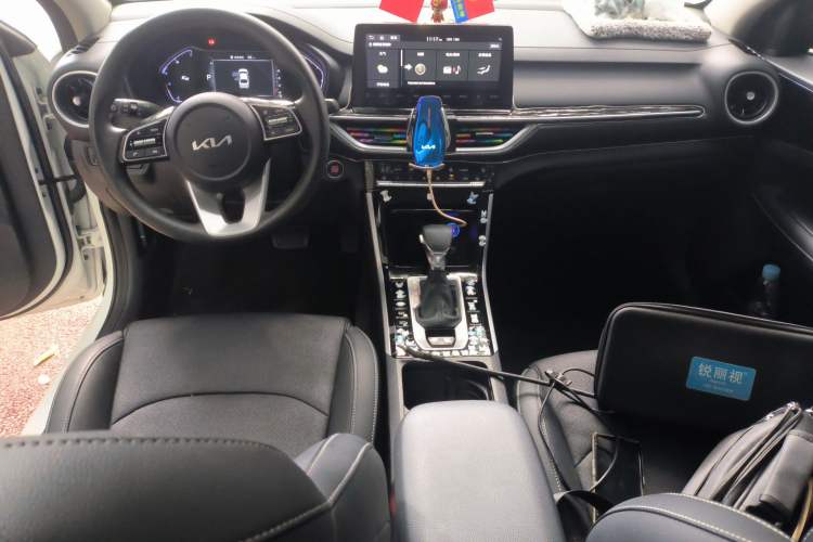 Used Kia K3 2021 Revised 1.5L CVT Fashion Edition Center Console