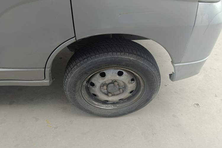 Used BAIC Changhe Freedom 2014 1.0L Hongyun Edition Economy Model DA465QA Right Front Wheel Hub