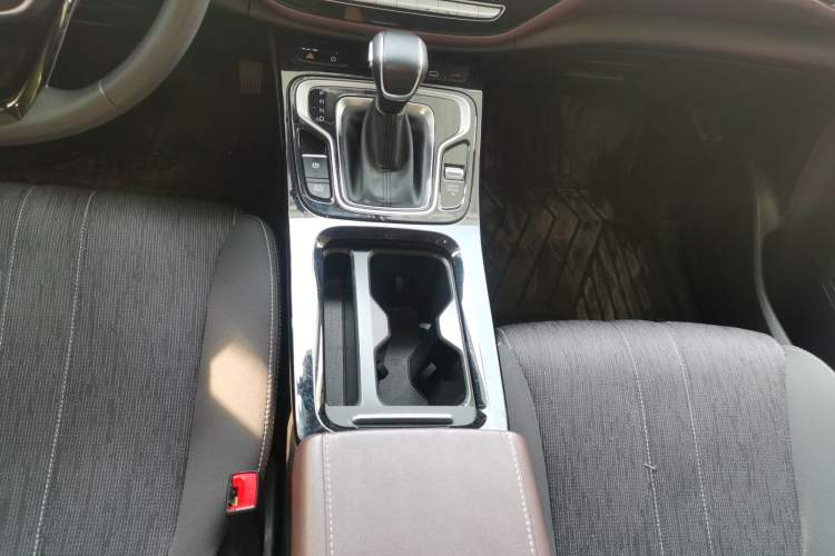 Used GAC Trumpchi M6 2023 PRO 270T DCT Elite Edition Gear Lever