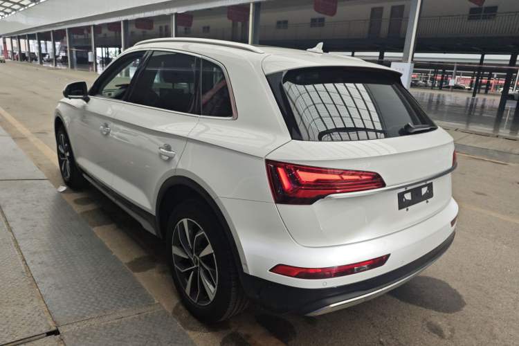 Used Audi Q5L 2022 40T Luxury Elegant Model Rear Left 45 Deg