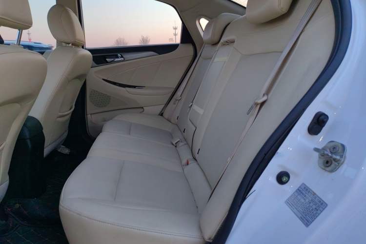 Used Changan Eado 2015 1.6L Manual Luxury Model China IV Standard
