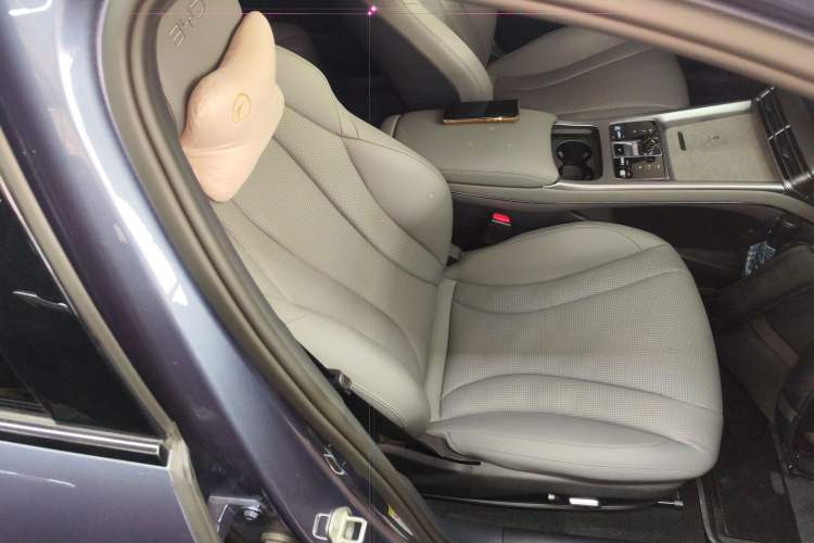 Used BYD Seal 2024 HONOR Edition DM-i 1.5L 121km Luxury Model
