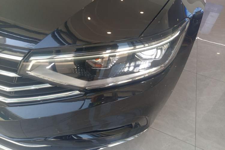 Used Volkswagen Magotan 2020 330TSI DSG Luxury Edition Left Front Headlight