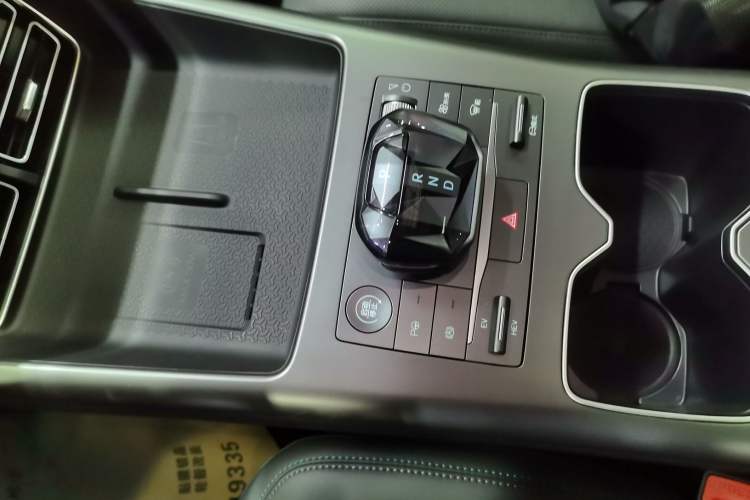 Used BYD Song Pro New Energy 2025 Second-Generation Intelligent Driving Version DM-i 115KM Excellence Edition Gear Lever