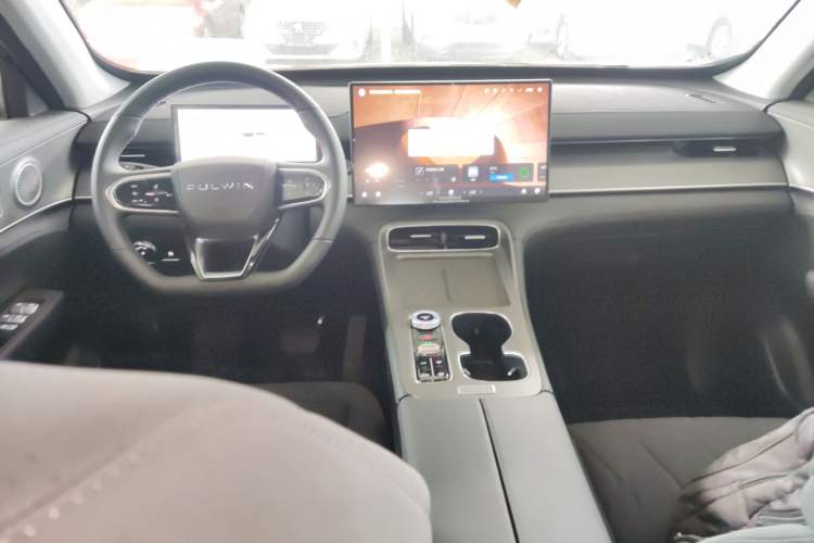 Used Chery Fengyun T8 2025 1.5T 130 km Comfort Edition 7-Seater Center Console