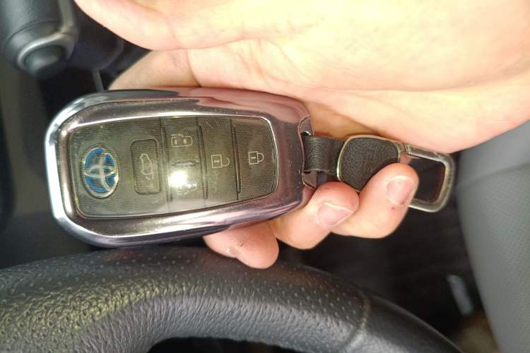 Used Toyota Granvia 2023 2.5L Hybrid Prestige PLUS Edition Vehicle Key