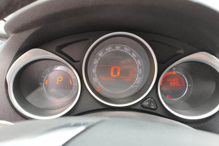 Used Citroen C4L 2013 1.8L Automatic Jingzhi Edition Instrument Cluster