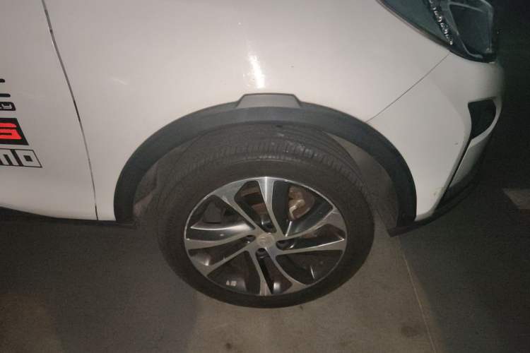 Used BYD Yuan 2016 1.5L Manual Luxury Model Right Front Wheel Hub