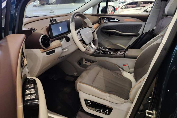 Used FORTHING Yacht 2022 1.5T DCT Chasing-the-Waves Edition
