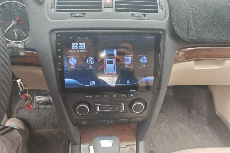 Used Skoda Octavia 2012 1.6L Automatic Yijun Edition Audio And AC Panel