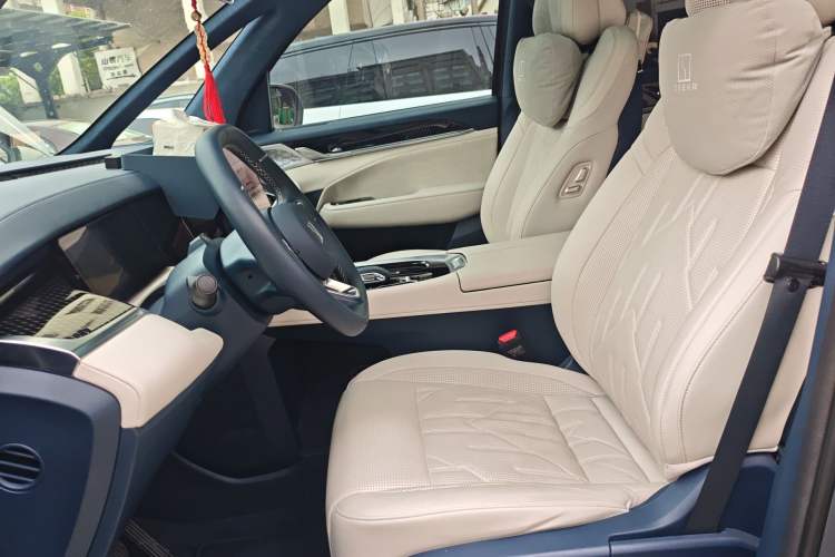 Used Zeekr 009 2024 7-Seater Walk-Through Version Four-Wheel Drive 108 kWh
