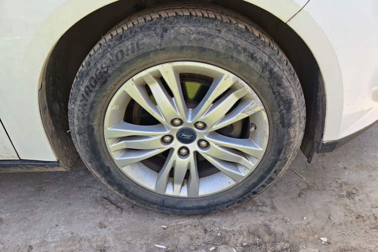 Used Ford Focus 2012 Sedan 1.6L Manual Comfort Model