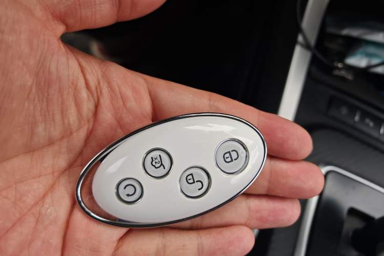 Used BYD Yuan New Energy 2018 EV360 Smart Connect Cool Edition Vehicle Key