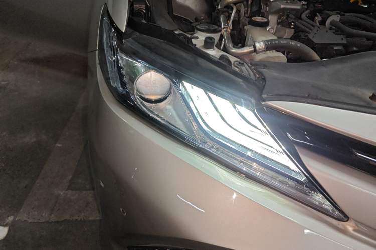 Used Toyota Camry 2019 Dual-Engine 2.5 HG Luxury Edition China VI Standard
