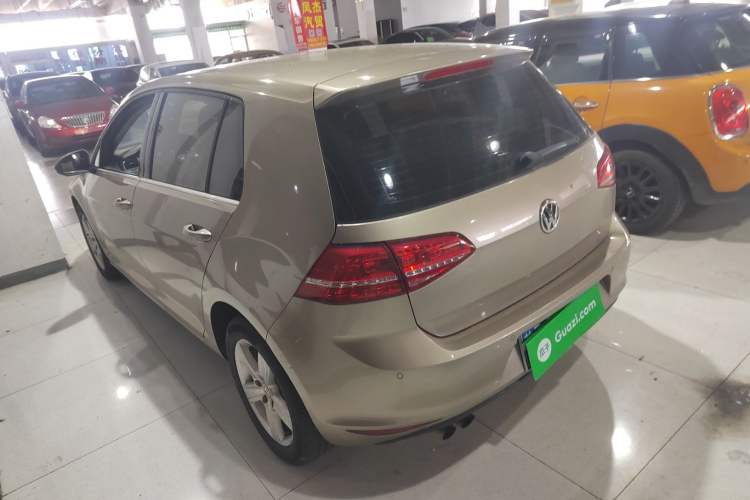 Used Volkswagen Golf 2016 230TSI Automatic Comfort Version
