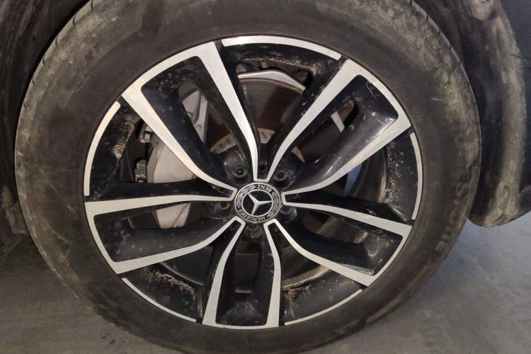 Used Mercedes-Benz GLC 2020 Facelift GLC 300 L 4MATIC Dynamic Edition Right Front Wheel Hub