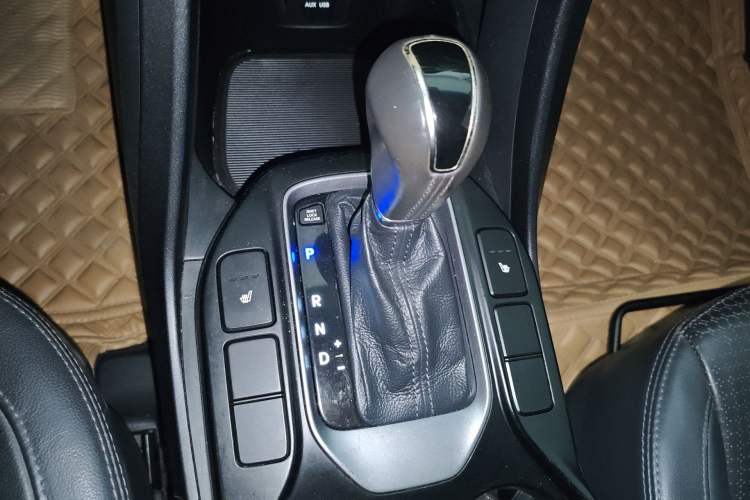 Used Hyundai Santa Fe Classic 2013 3.0L Four-Wheel Drive Luxury Edition 7 Seats Euro IV Gear Lever