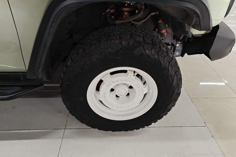 Used Tank 300 2023 2.0T Iron Rider 02 Right Front Wheel Hub