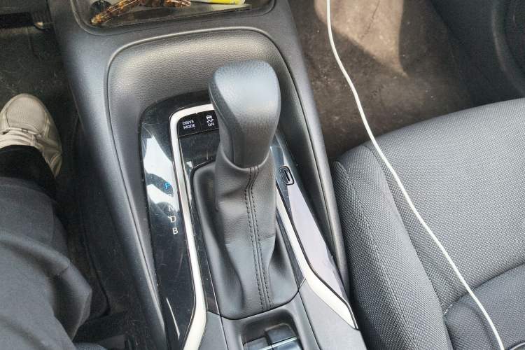 Used Toyota Levin 2019 Dual-Engine 1.8H E-CVT Luxury Edition China VI Standard Gear Lever