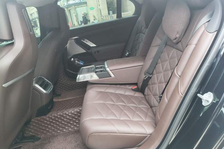 Used BMW 7 Series 2023 735Li M Sport Package
