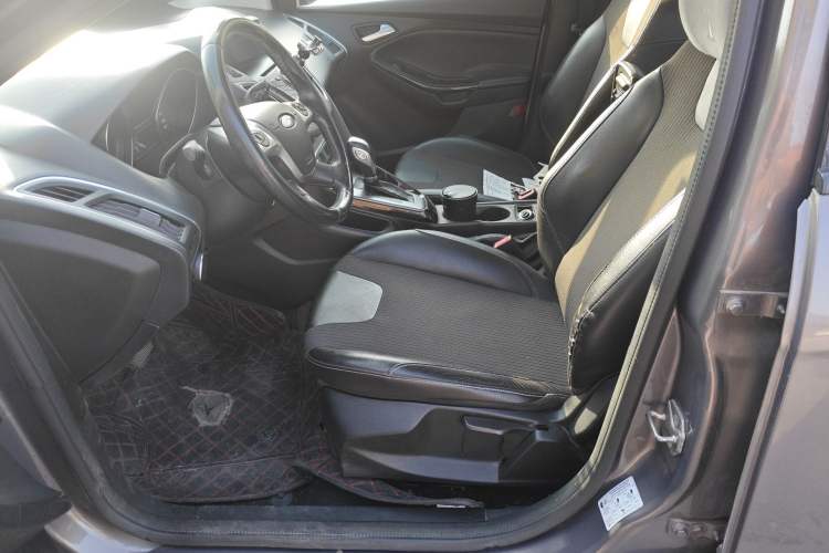 Used Ford Focus 2012 Sedan 1.6L Automatic Comfort Model Left Front Seat