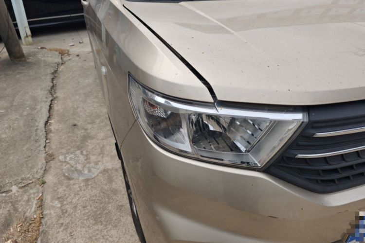 Used Wuling Hongguang V 2022 1.5L Enjoy Edition Electric-Powered LAR Right Front Headlight